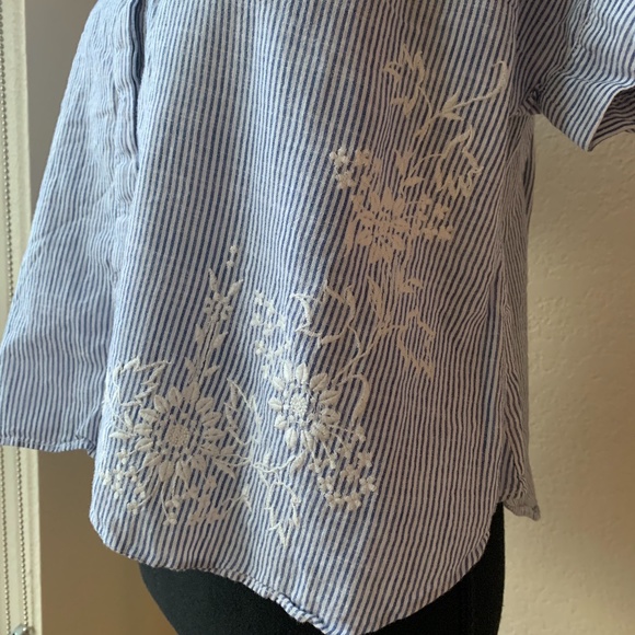 Short Sleeve Button-up - Picture 2 of 3